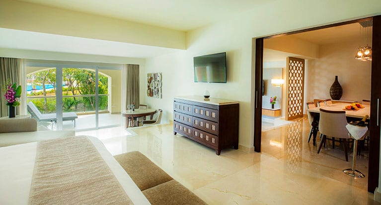 THE GRAND AT MOON PALACE - GRAND PRESIDENTIAL SUITE LIVING ROOM